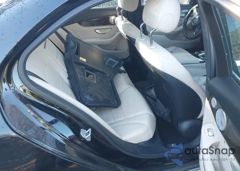 2015 Mercedes-Benz C 300 4Matic из США, поврежденный, VIN 55SWF4KB2FU025909